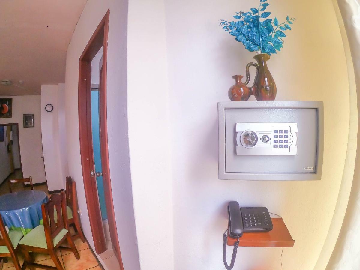 Tintorera Guest House Puerto Ayora  Zewnętrze zdjęcie