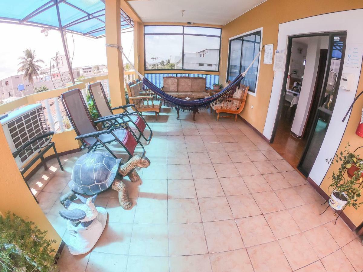 Tintorera Guest House Puerto Ayora  Zewnętrze zdjęcie
