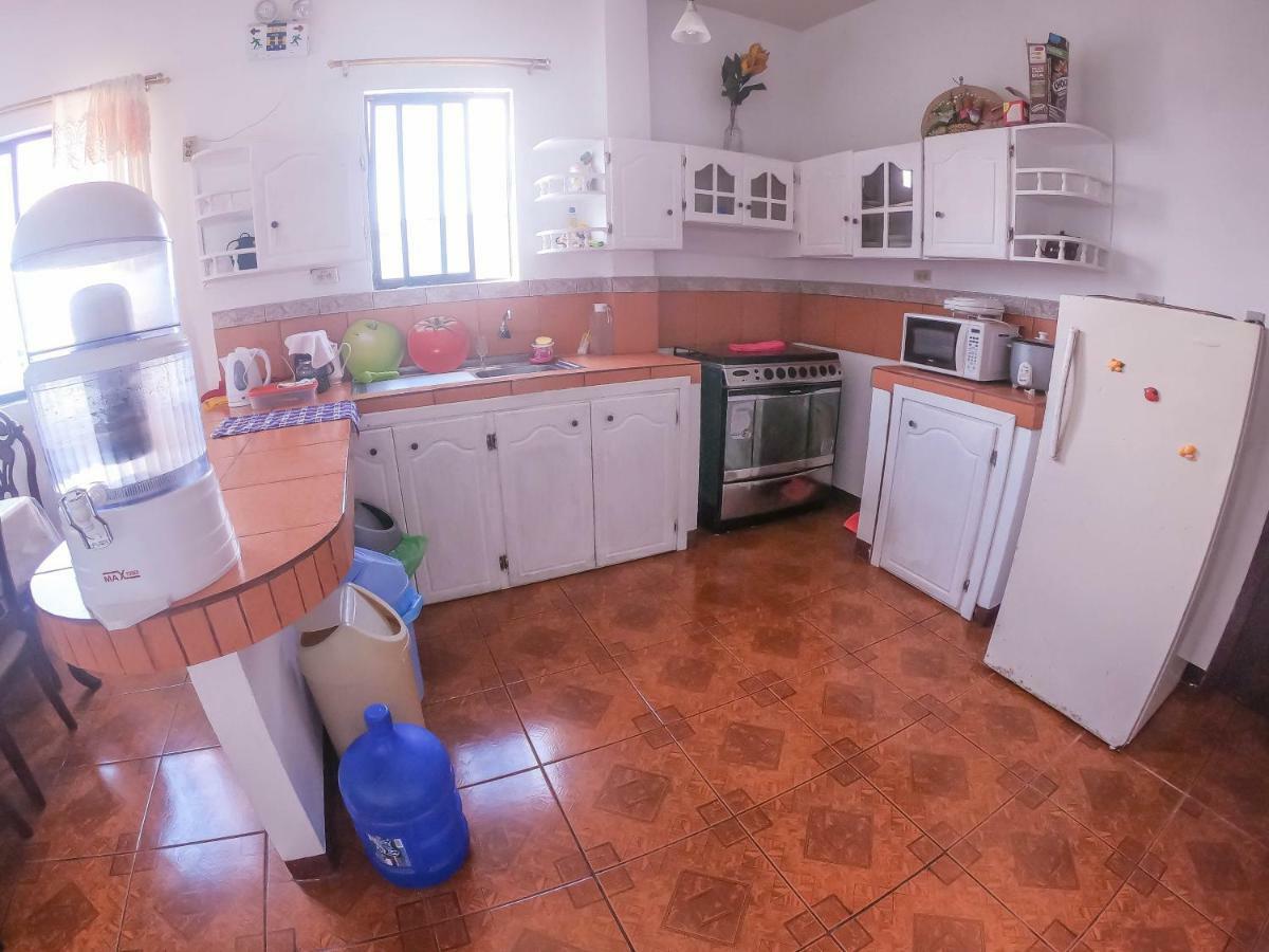 Tintorera Guest House Puerto Ayora  Zewnętrze zdjęcie